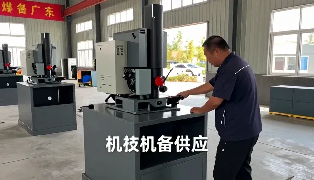 交通枢纽解决方案中的全自动液压打包机选择